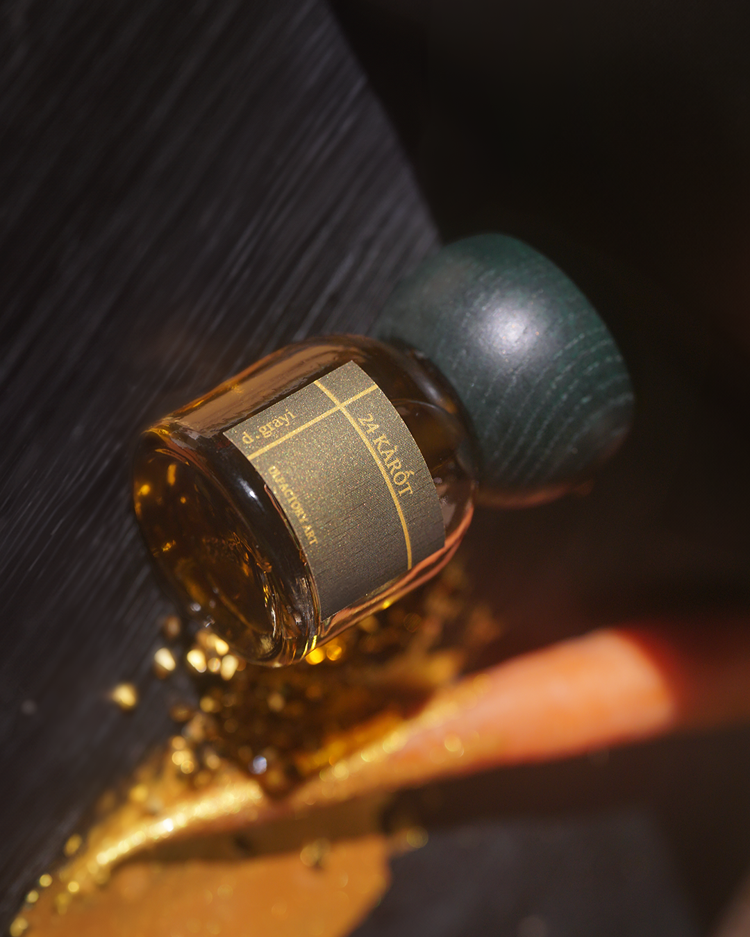 24KÀRỐT  [Carrot, Earth & Amber]